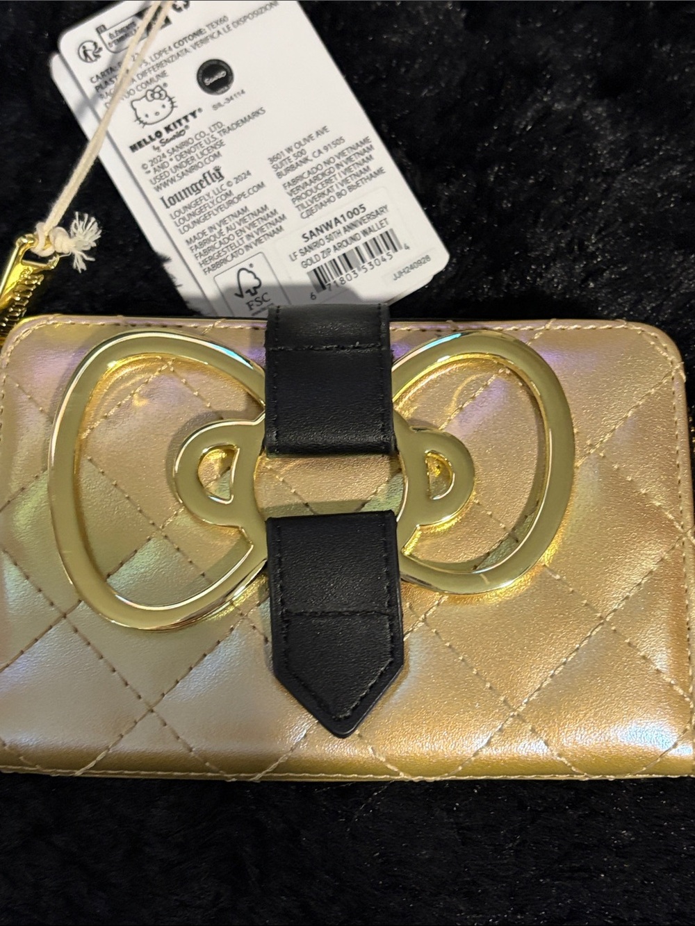 Hello Kitty 50th Gold Quilted wallet - Picture 4 of 6